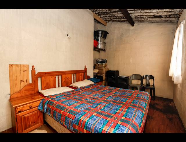 2 BEDROOM FREEHOLD FOR SALE IN EASTBURY